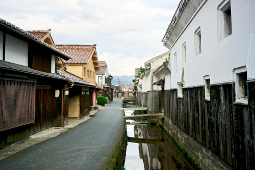 鳥取県倉吉市の白壁の土蔵
