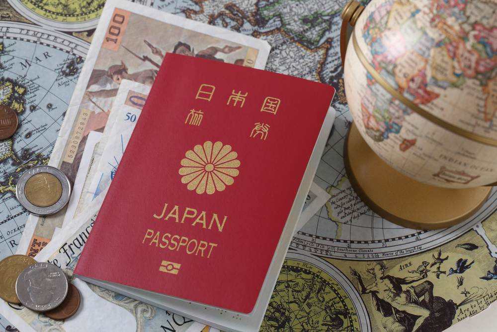 夏休み前に確認！パスポートの申請とオンラインで更新する方法を紹介